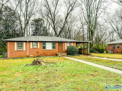 Photo of 2905 Boswell Drive, Huntsville, AL 35811 (MLS # 21905163)