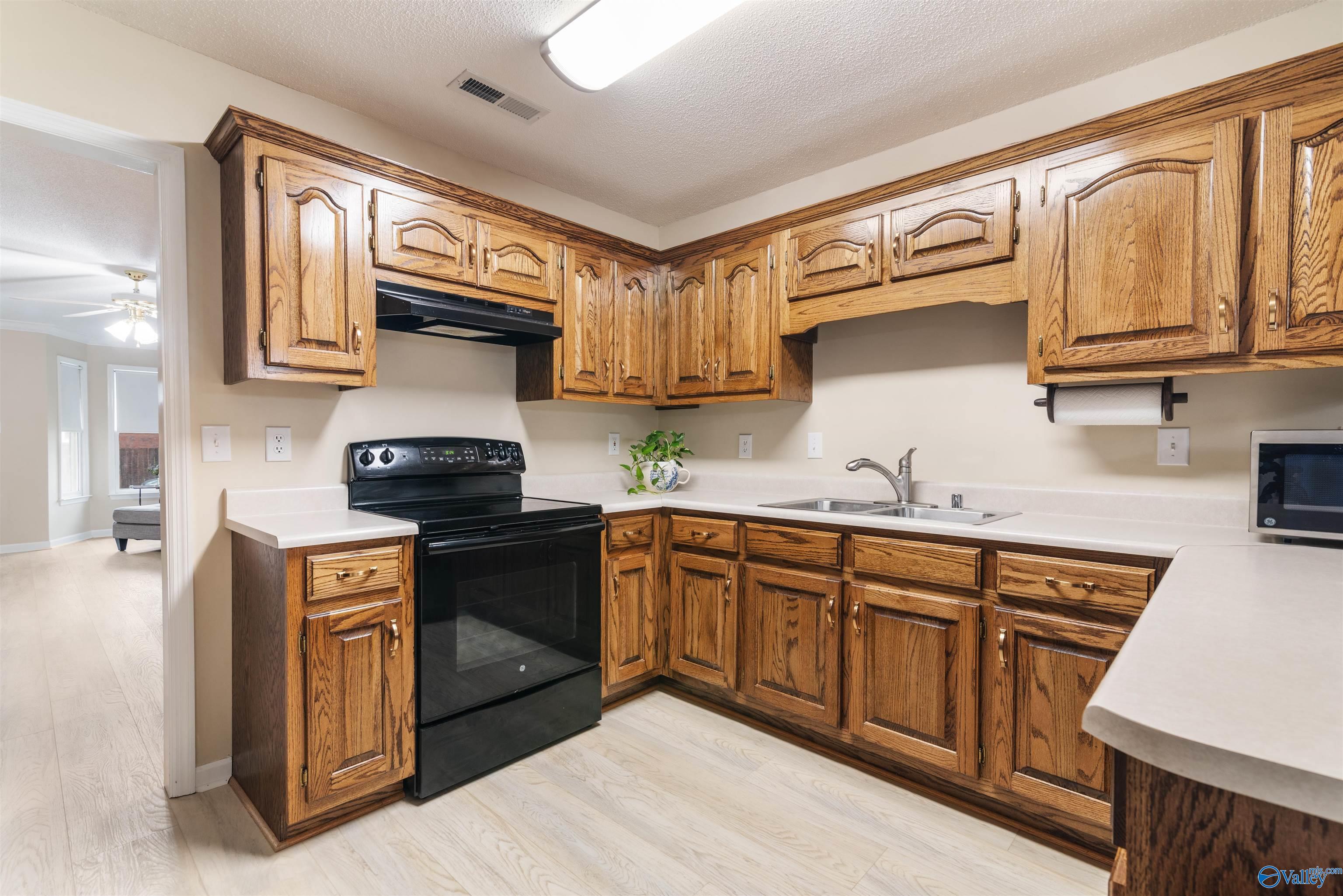 3218 Darlington SW Decatur Dr, Decatur, Alabama image 2