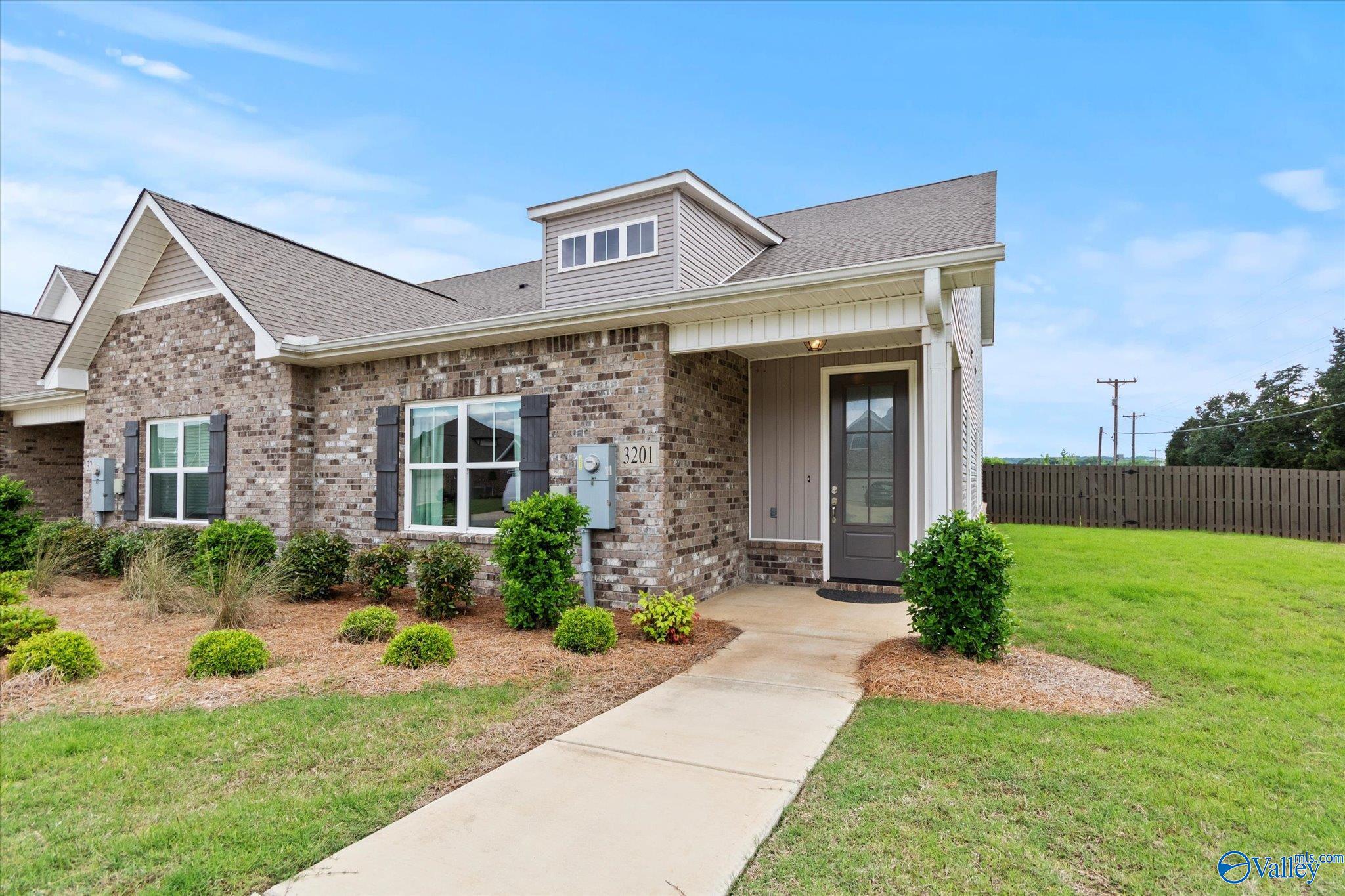 3201 SE Mcclellan Way, Decatur, Alabama image 2
