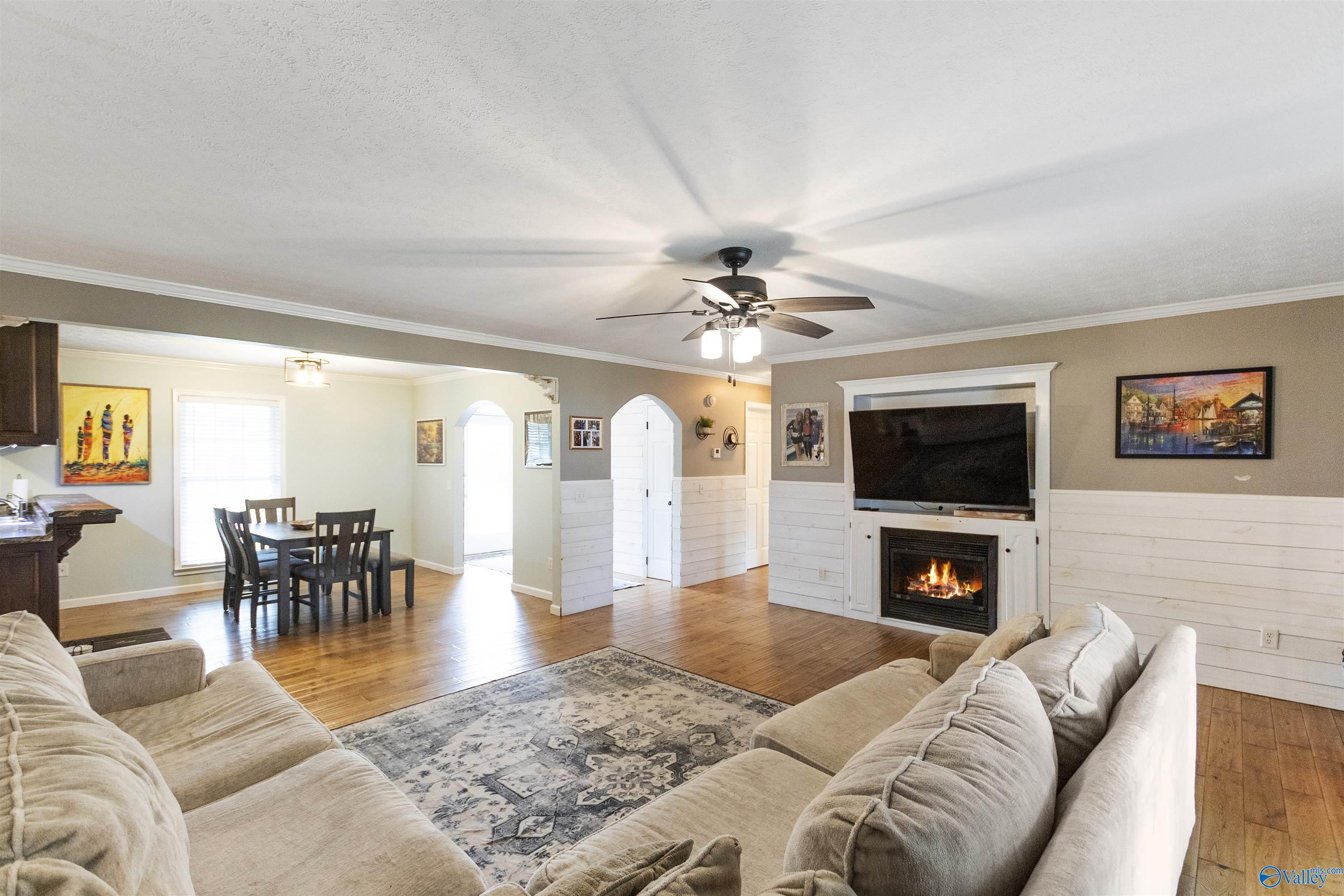 111 Meadowood Lane, Albertville, Alabama image 11