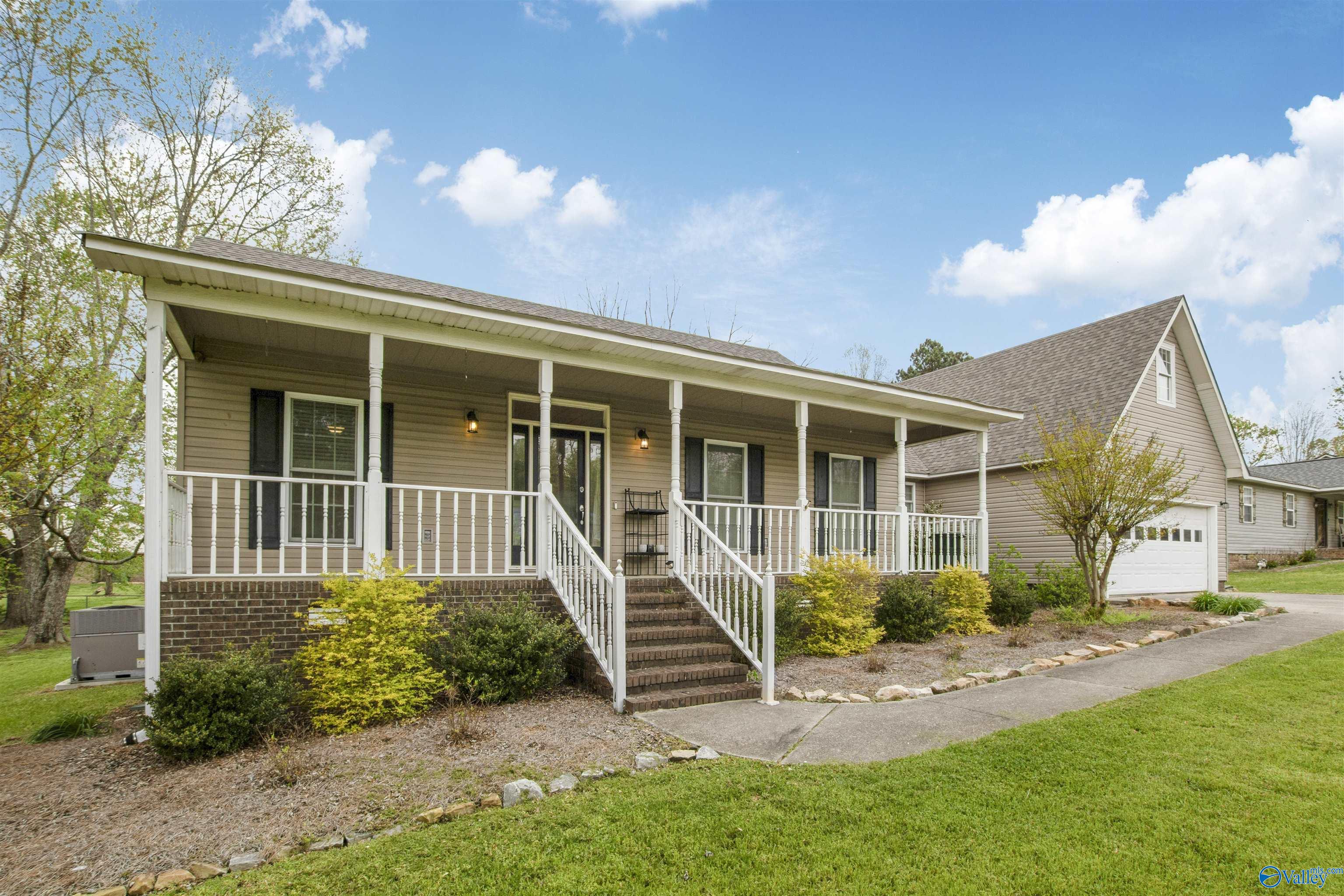 111 Meadowood Lane, Albertville, Alabama image 3