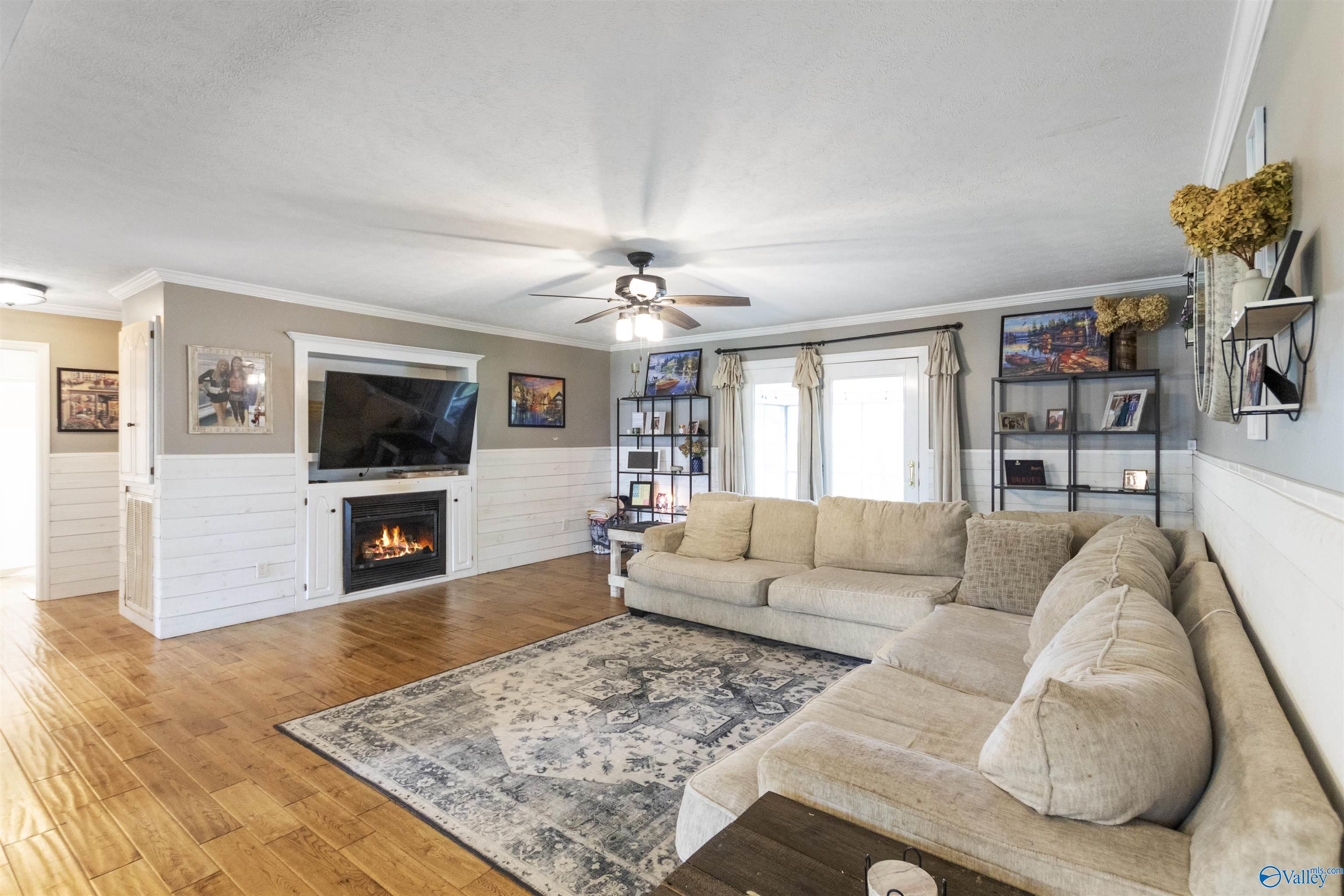 111 Meadowood Lane, Albertville, Alabama image 8