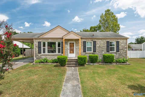 Homes For Sale - 705 1st Avenue<br/> Fayetteville, TN 37334