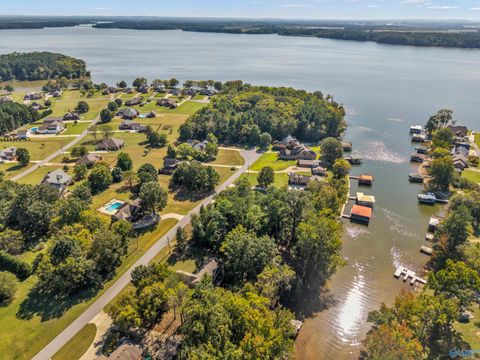 Homes For Sale - 178 Reynolds Drive<br/> Rogersville, AL 35652