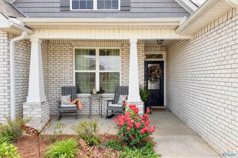 Photo of 43 Winchester Drive, Decatur, AL 35603 (MLS # 21917085)
