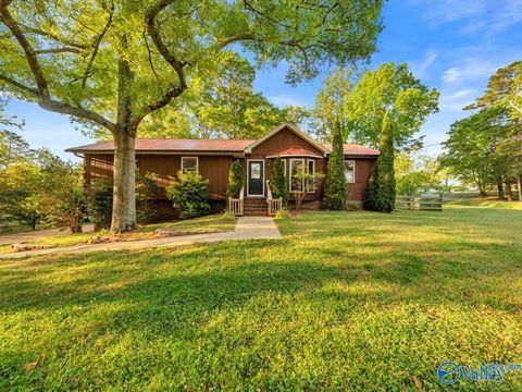 1219 Hood Avenue Scottsboro AL 35769