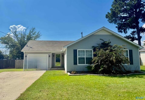 Homes For Rent - 1501 Elizabeth Drive<br/> Hartselle, AL 35640