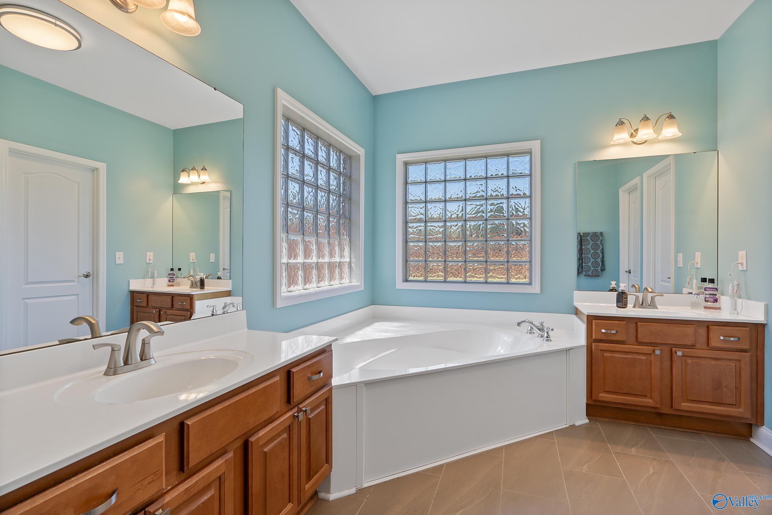 7006 Freedom Park Circle, Owens Cross Roads, Alabama image 16
