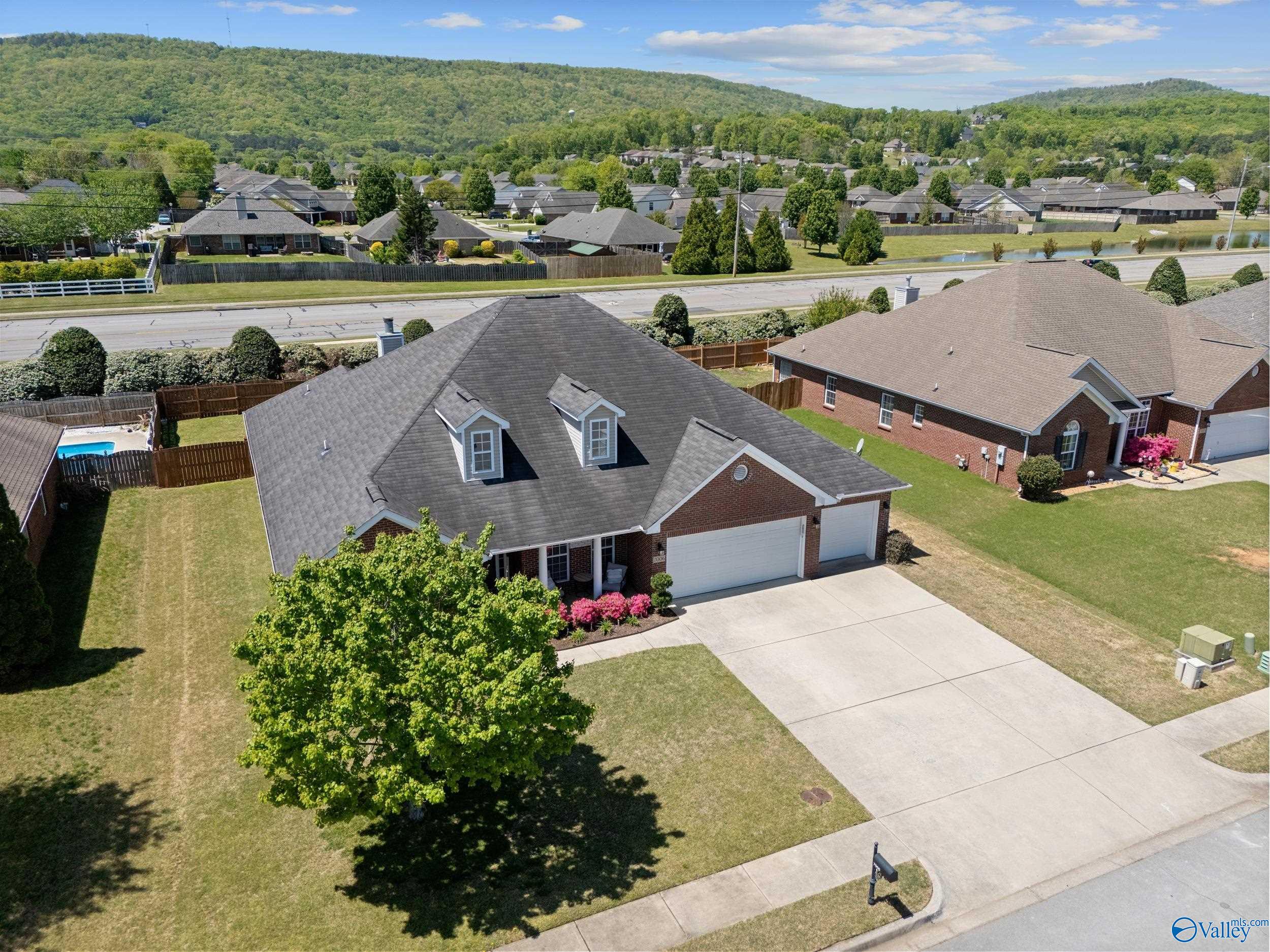 7006 Freedom Park Circle, Owens Cross Roads, Alabama image 2
