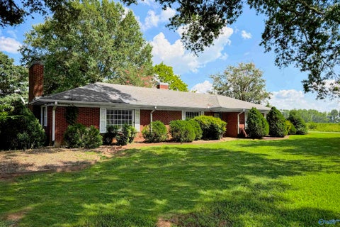 Homes For Sale - 2075 Us Highway 31<br/> Athens, AL 35611