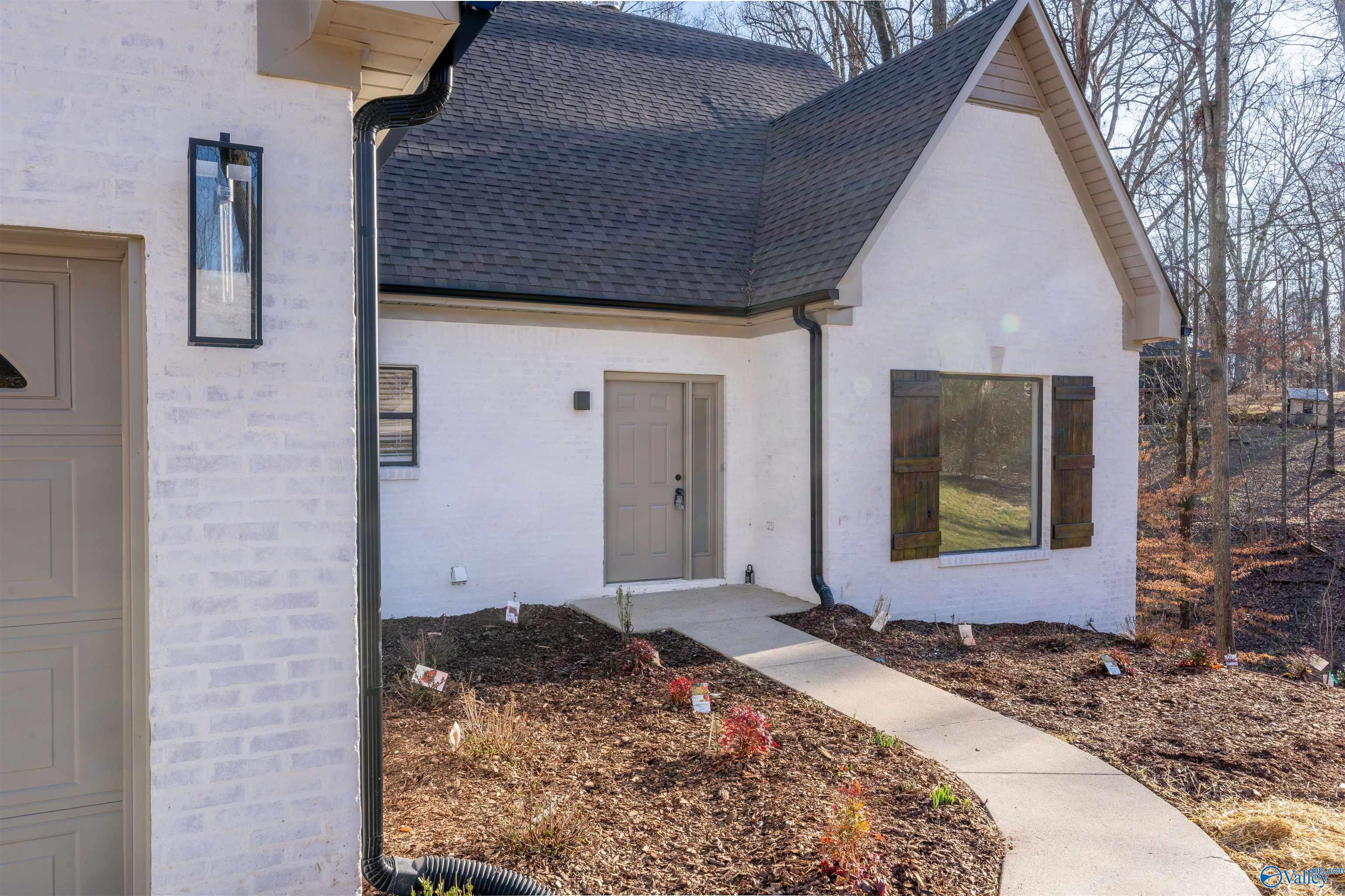 103 East Cove, Florence, Alabama image 6