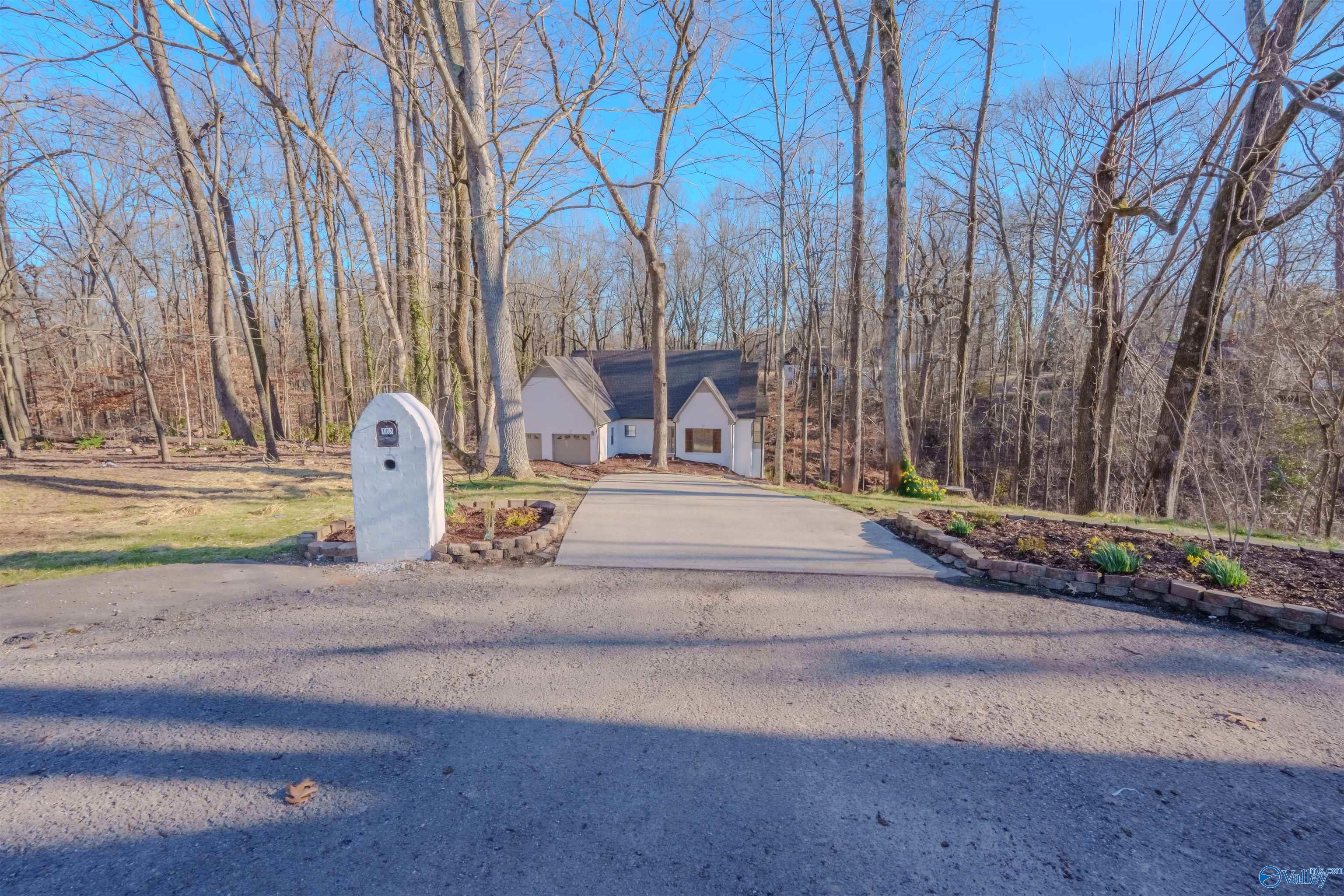 103 East Cove, Florence, Alabama image 5