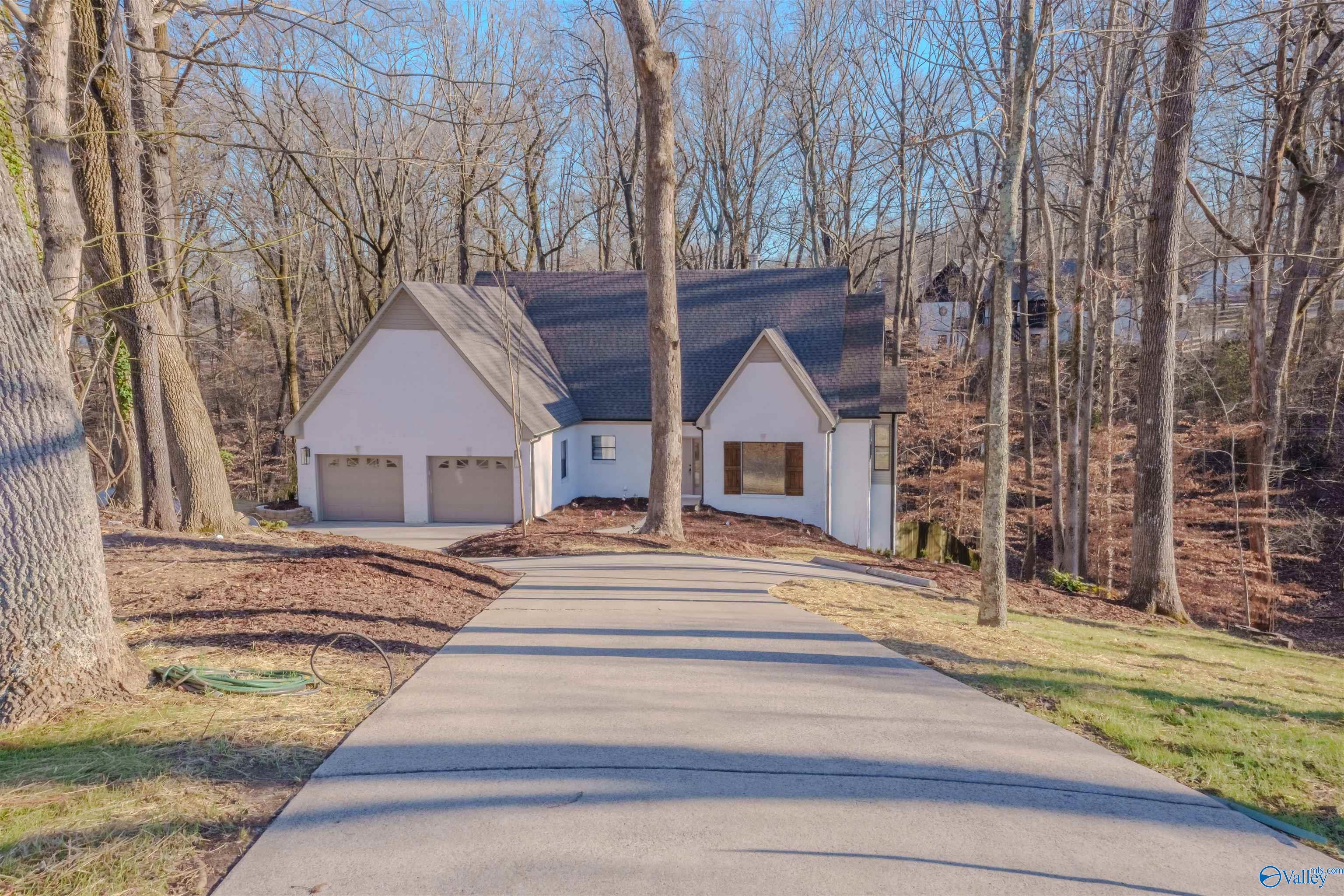 103 East Cove, Florence, Alabama image 4