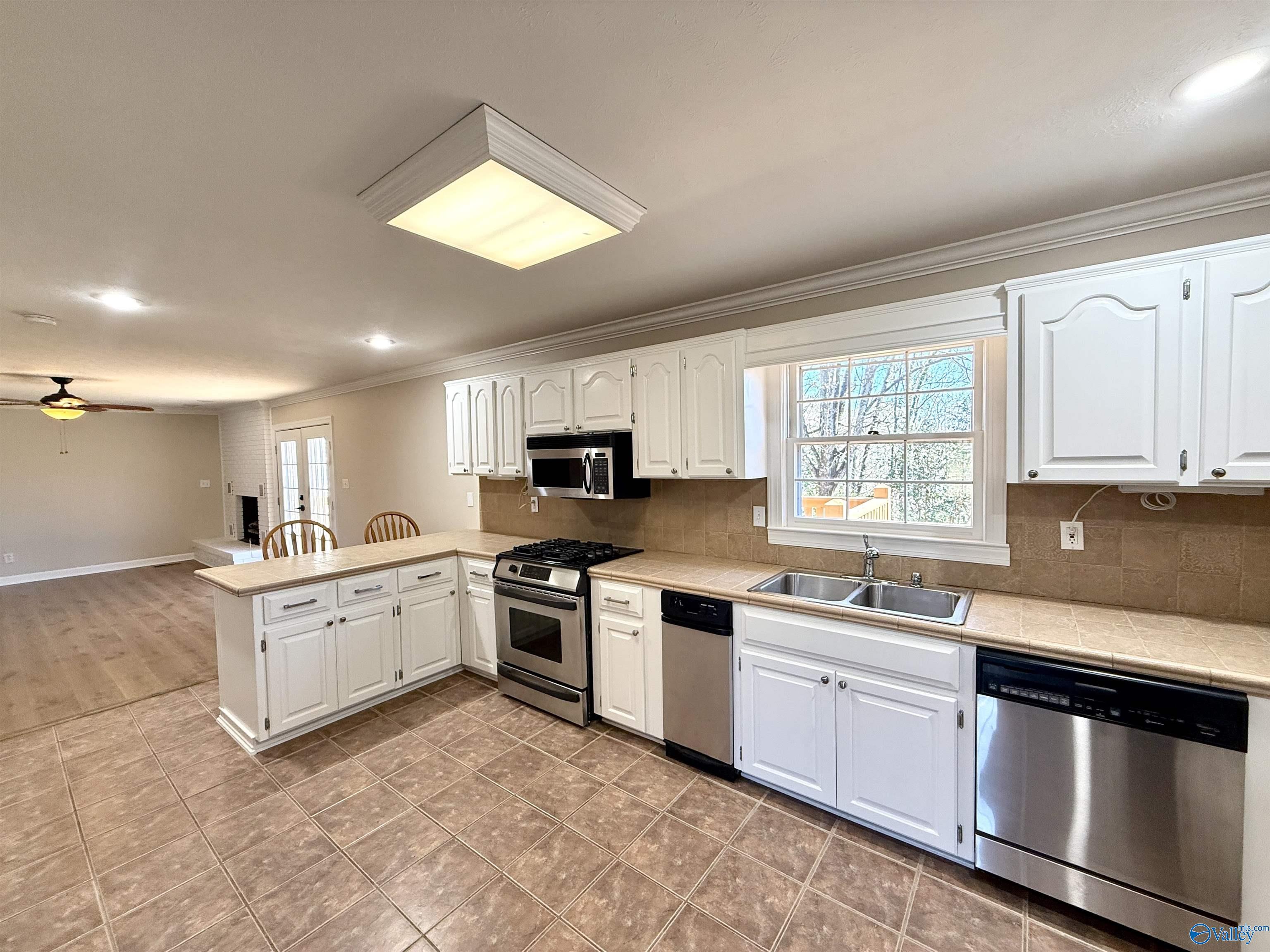 180 Azalea Drive, Gadsden, Alabama image 6