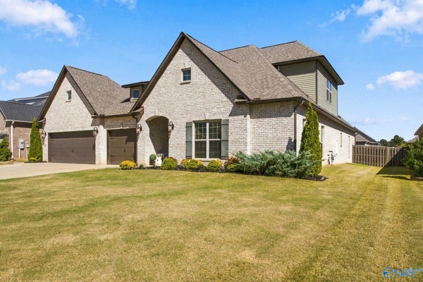 209 SOMERDALE LN, HUNTSVILLE, AL 35811 - Image f89dbeac8bd3c41d71cb4ea2fd88e321/1975220385