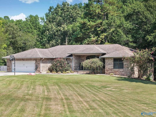 622 BUTLER AVE, BOAZ, AL 35957 - Image f8b607d3a0c84ac7aefd8a9cc5639e56/3891090588