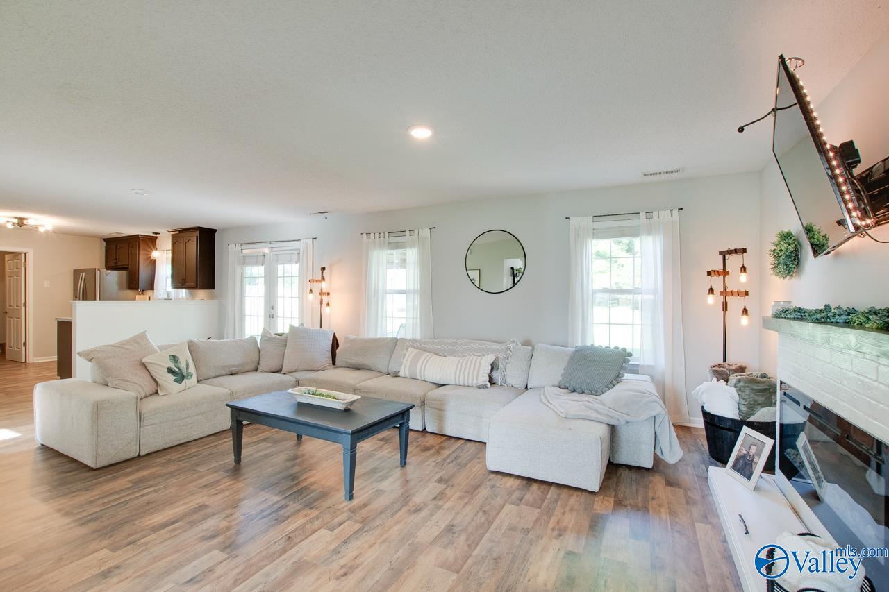 186 Round Top Drive, Harvest, Alabama image 7
