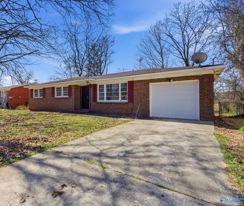 Homes For Sale - 4816 Lumary Drive<br/> Huntsville, AL 35810