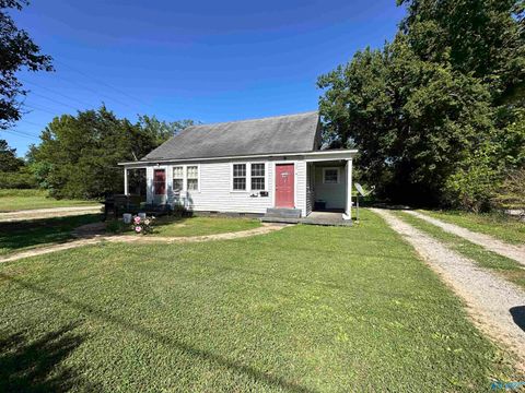 Multifamily For Sale - 1002 East Street<br/> Moulton, AL 35650