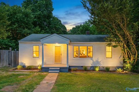 Photo of 1206 Tower Street, Athens, AL 35611 (MLS # 21917339)