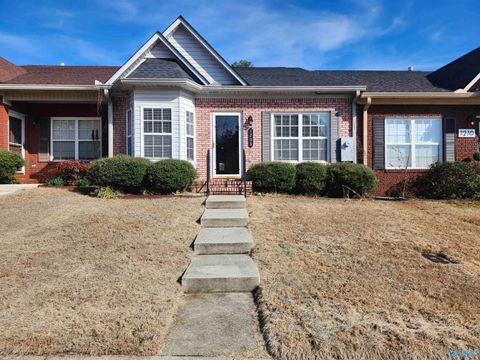 Photo of 1208 Autumn Lane, Hartselle, AL 35640 (MLS # 21909716)