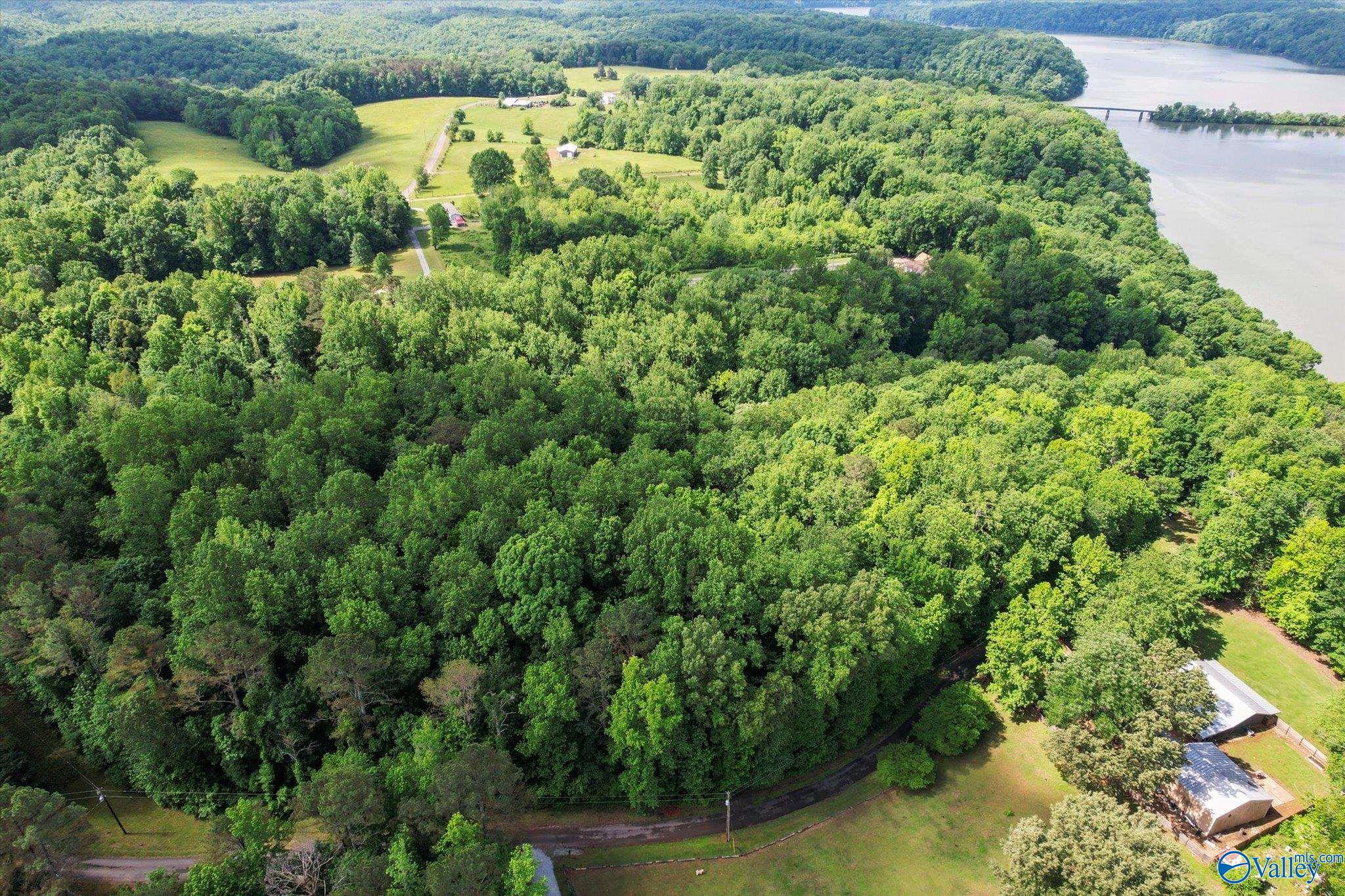 2.62 Acres Riverview Drive, Athens, Alabama image 1
