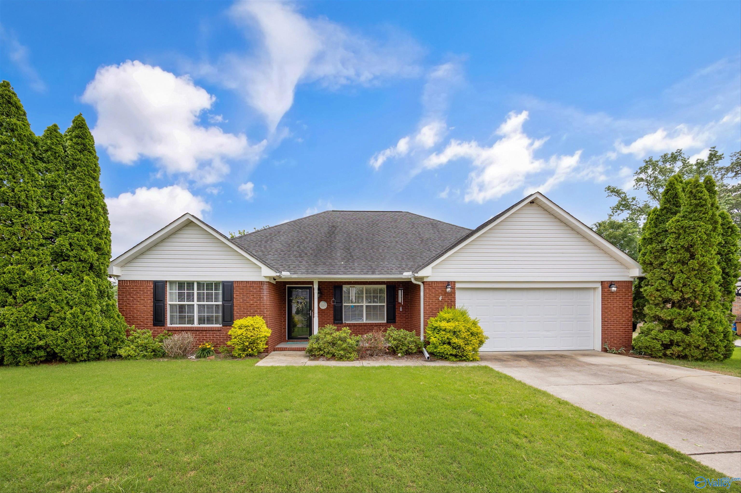 1904 Glenwood Drive, Hartselle, Alabama image 1