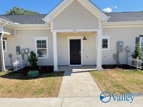 Townhouse For Rent - 118 Foster Way Drive #118<br/> Huntsville, AL 35806