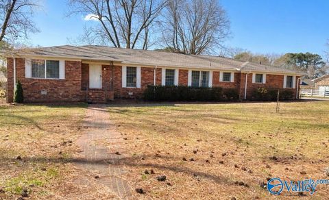 Homes For Sale - 409 Forestdale Avenue<br/> Albertville, AL 35950