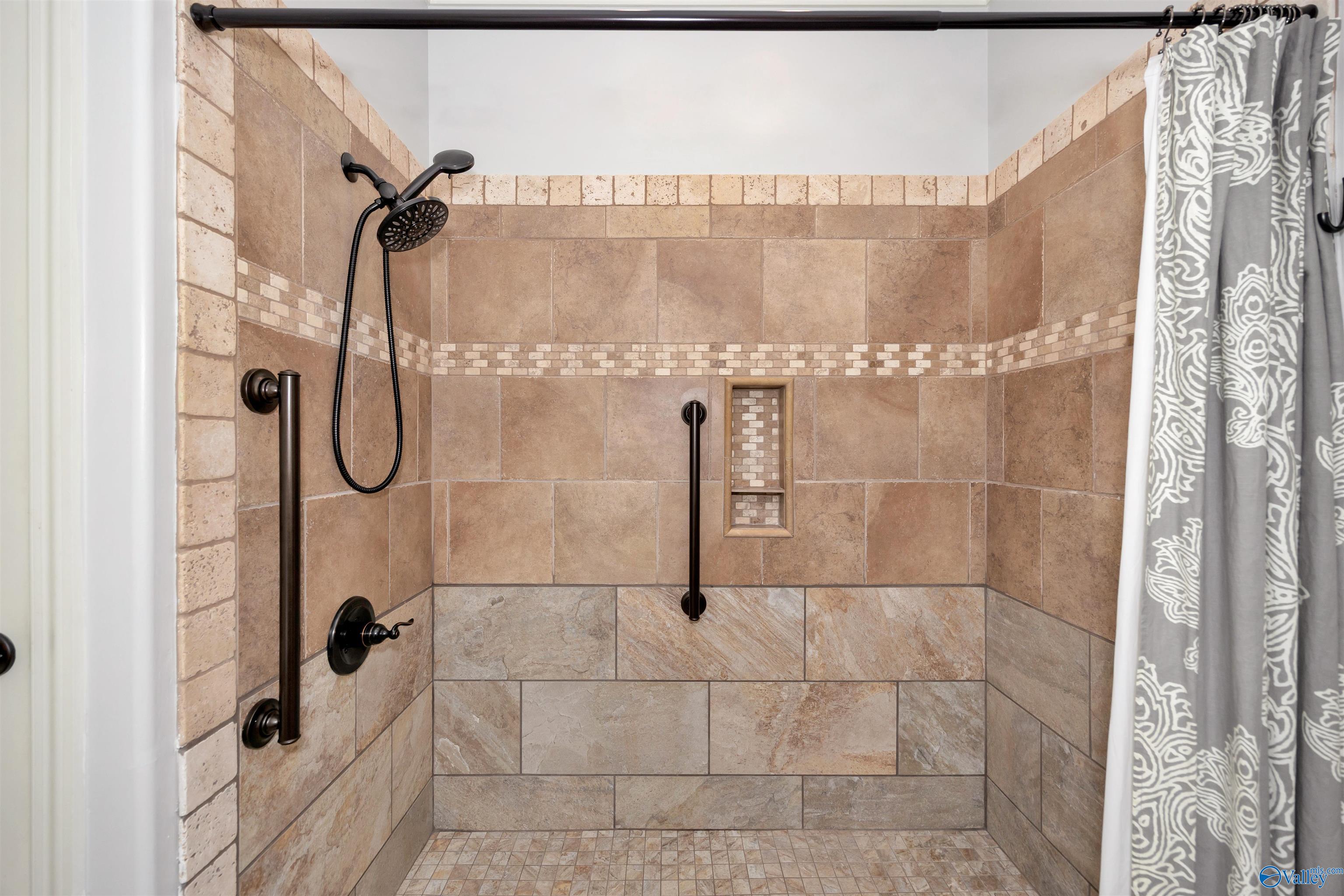 16335 Travertine Drive, Athens, Alabama image 38