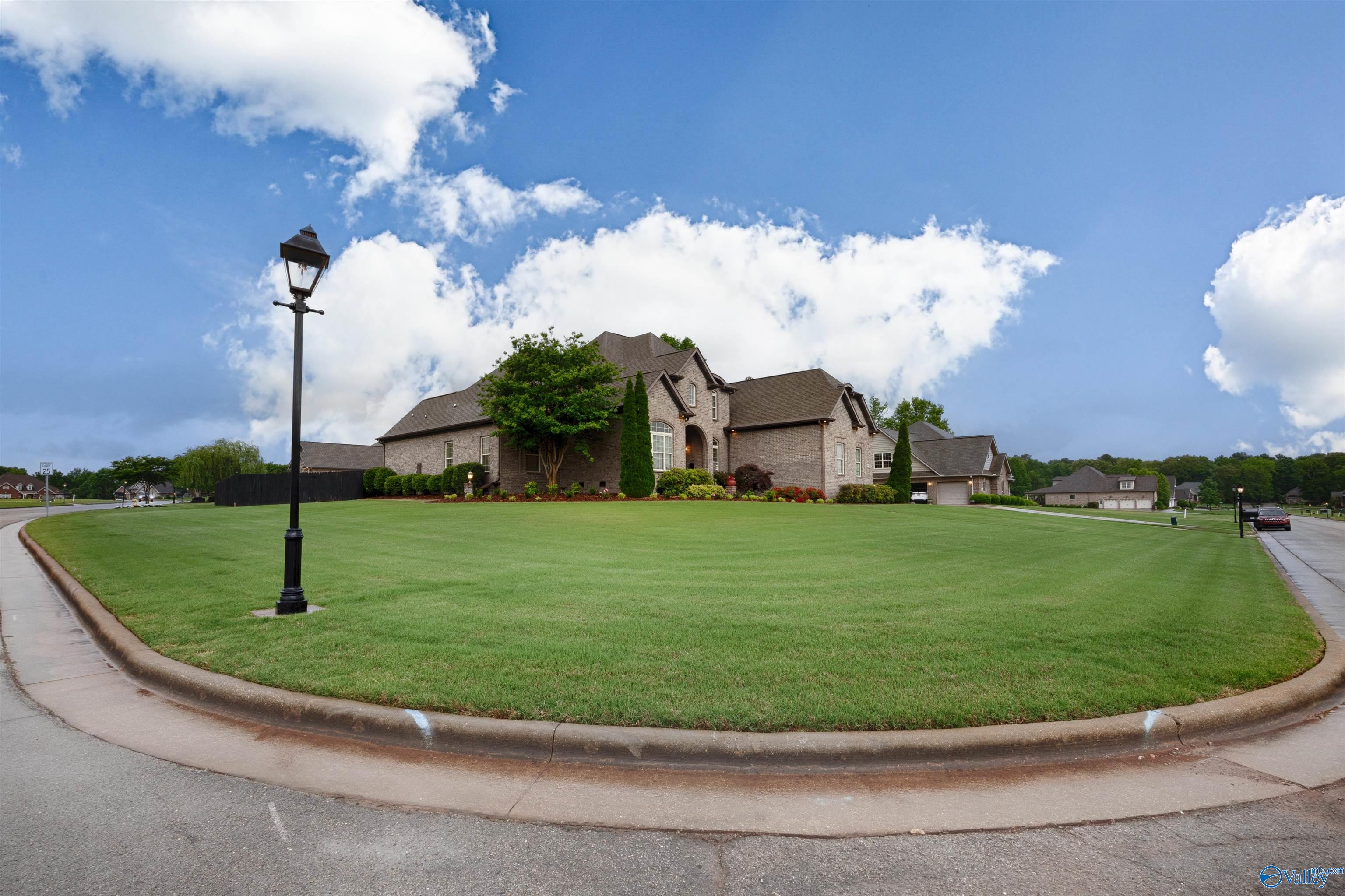 16335 Travertine Drive, Athens, Alabama image 2