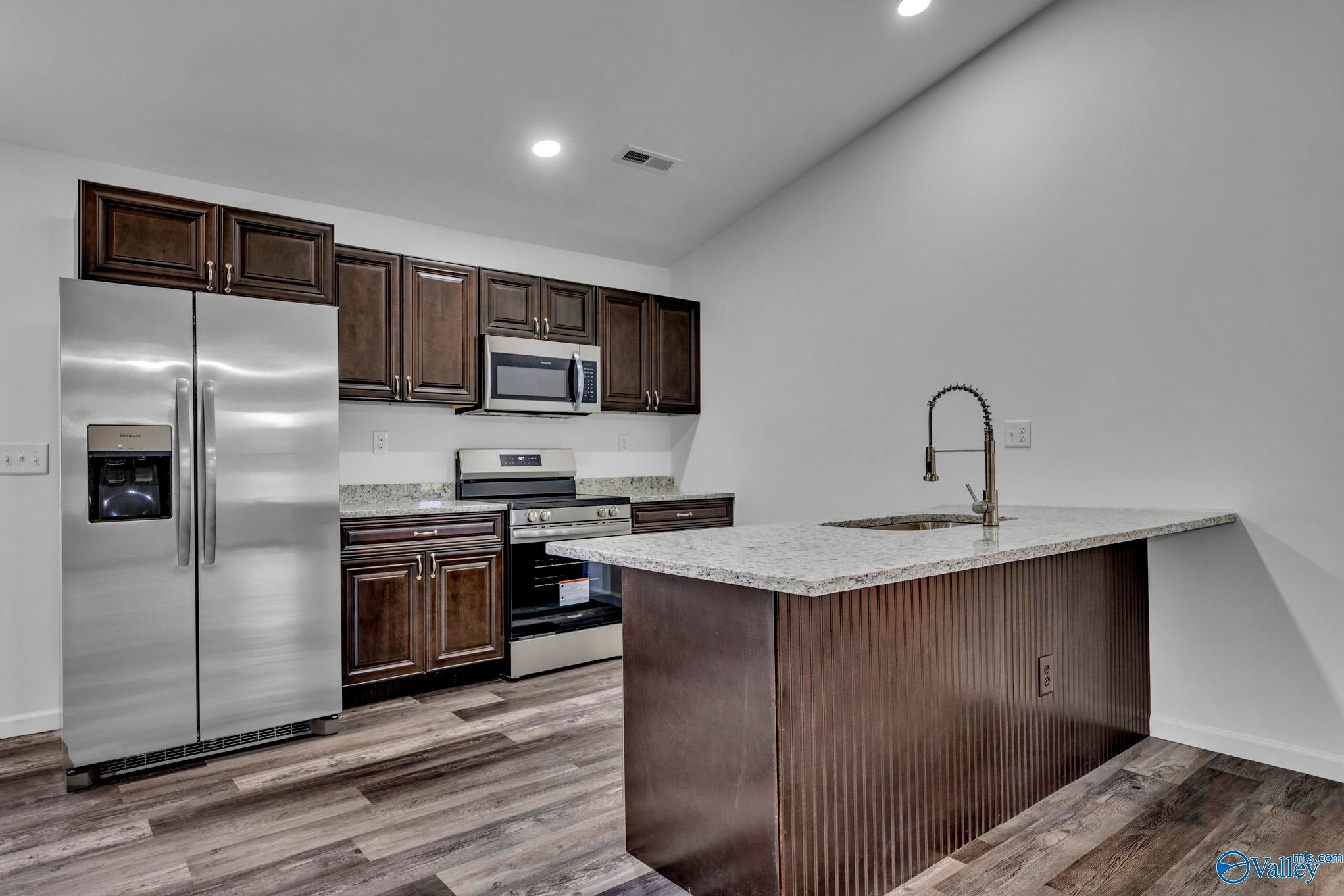 900 County Road 1459