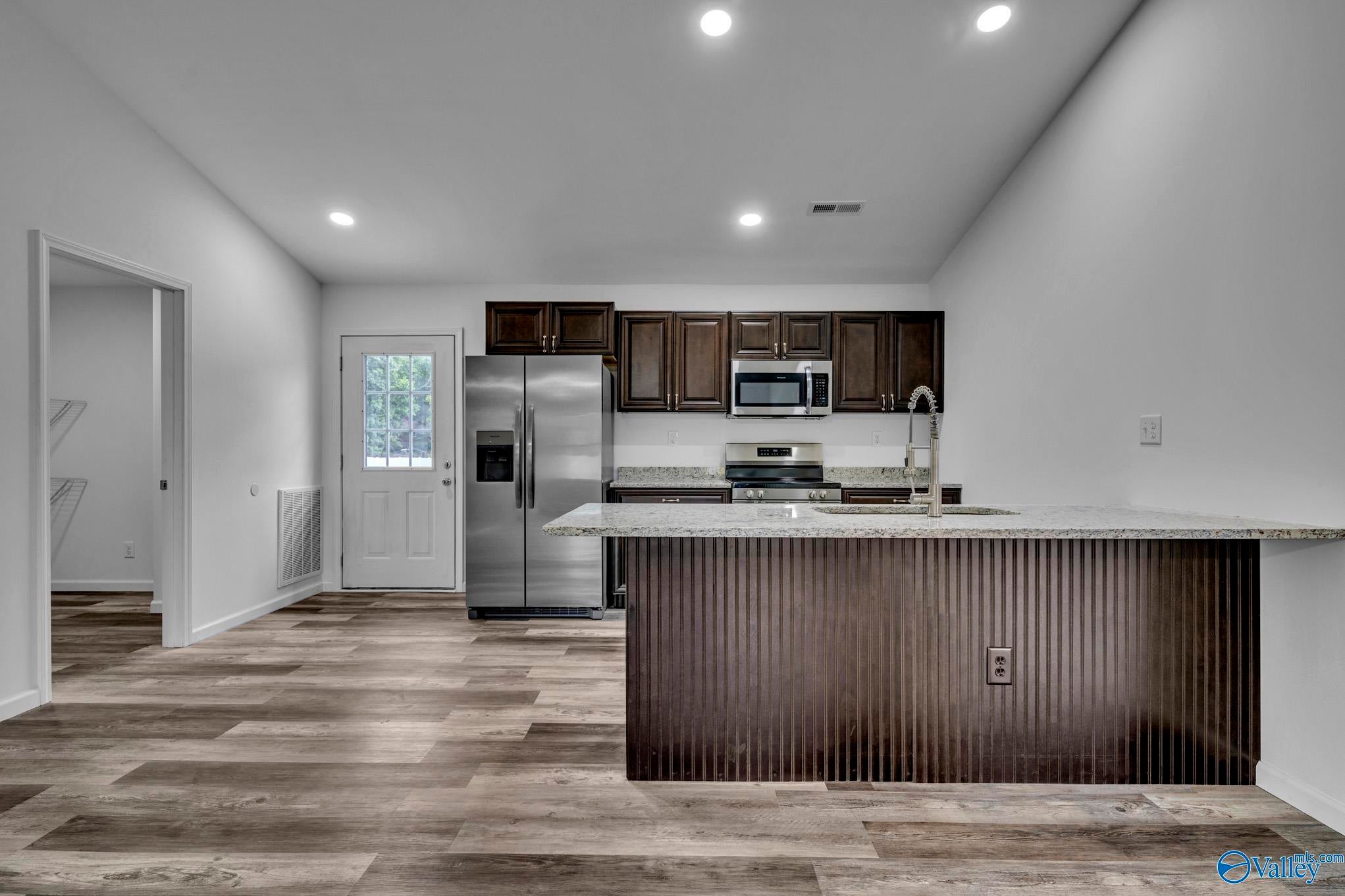 900 County Road 1459