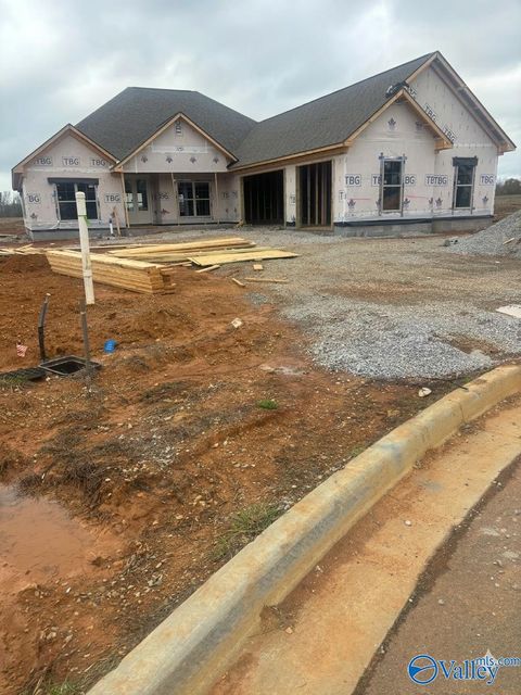 Homes For Sale - 17735 Carillon Drive<br/> Athens, AL 35611