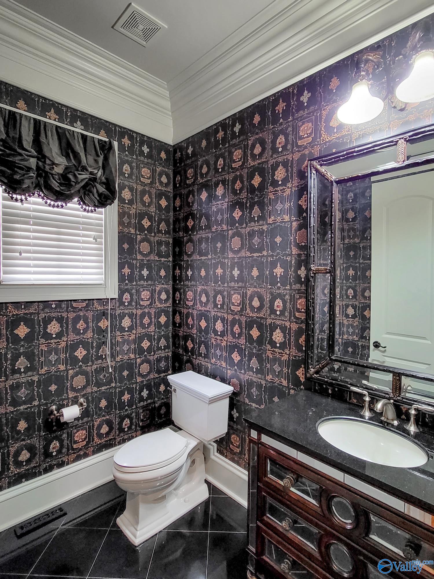 Huntsville, Alabama 35802, United States, 4 Bedrooms Bedrooms, ,4 BathroomsBathrooms,Residential,Active,67581