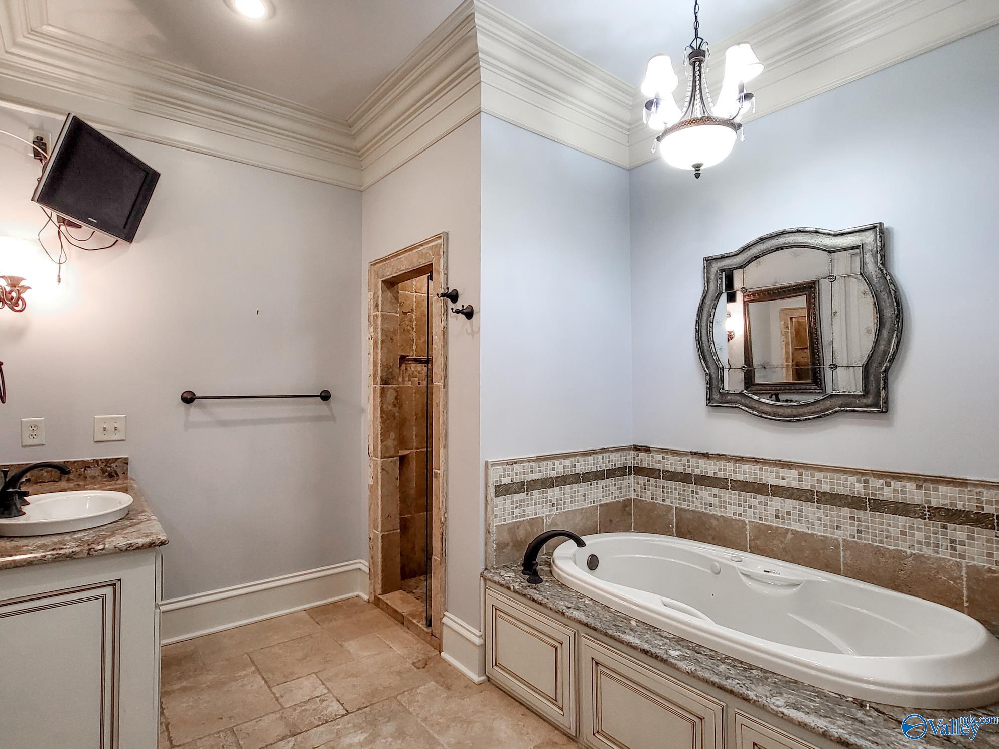 Huntsville, Alabama 35802, United States, 4 Bedrooms Bedrooms, ,4 BathroomsBathrooms,Residential,Active,67581