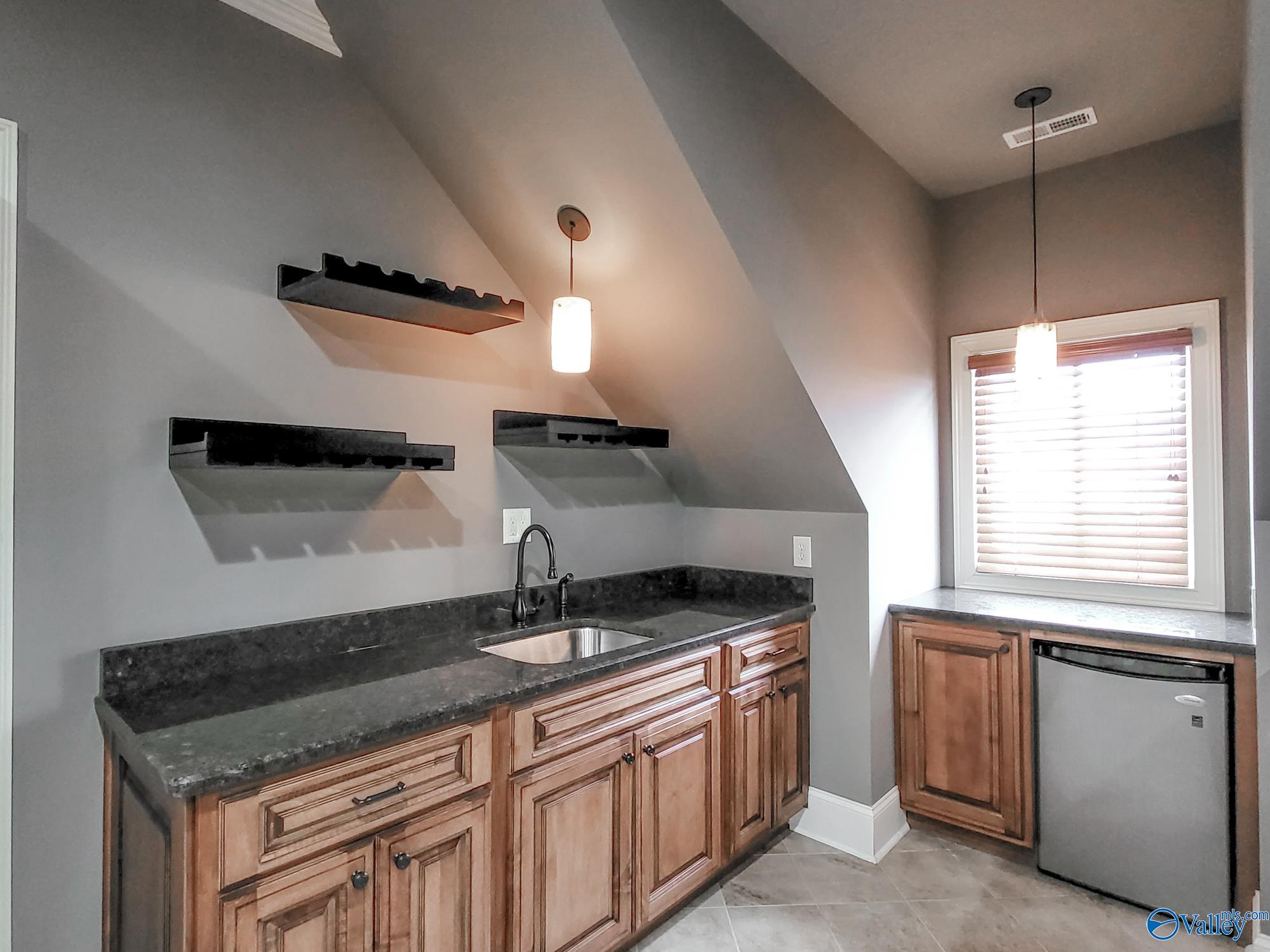 Huntsville, Alabama 35802, United States, 4 Bedrooms Bedrooms, ,4 BathroomsBathrooms,Residential,Active,67581