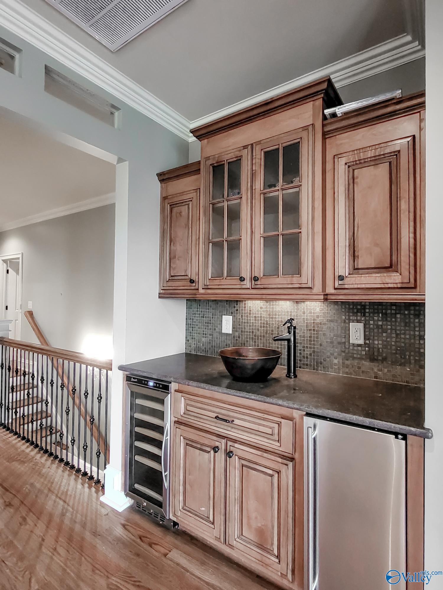 Huntsville, Alabama 35802, United States, 4 Bedrooms Bedrooms, ,4 BathroomsBathrooms,Residential,Active,67581