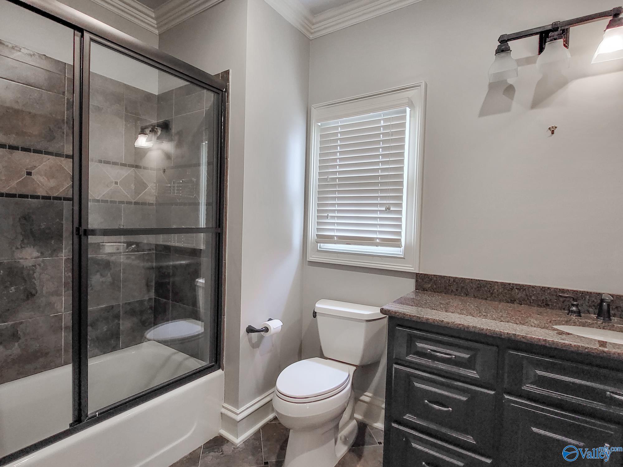 Huntsville, Alabama 35802, United States, 4 Bedrooms Bedrooms, ,4 BathroomsBathrooms,Residential,Active,67581