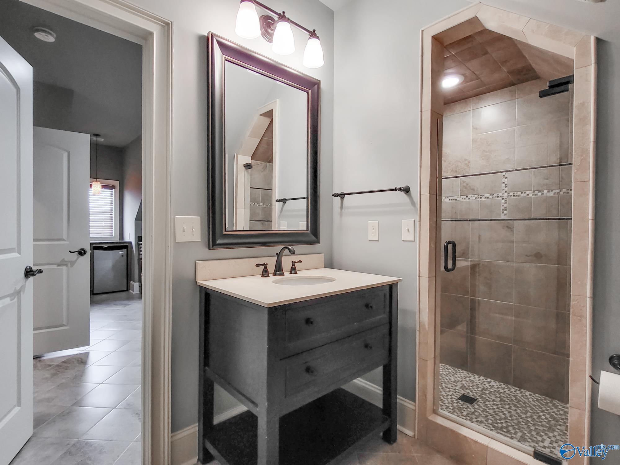 Huntsville, Alabama 35802, United States, 4 Bedrooms Bedrooms, ,4 BathroomsBathrooms,Residential,Active,67581