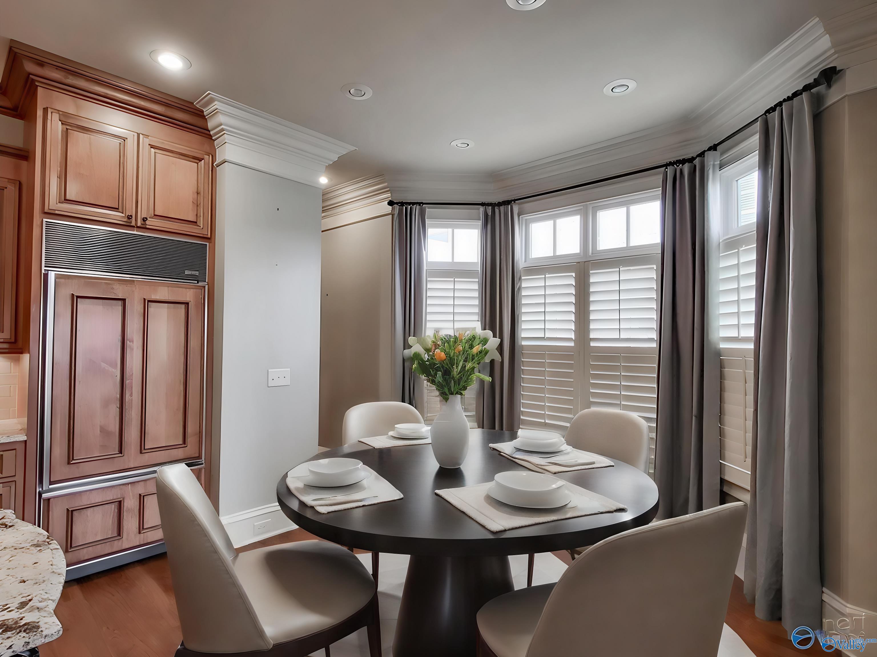 Huntsville, Alabama 35802, United States, 4 Bedrooms Bedrooms, ,4 BathroomsBathrooms,Residential,Active,67581