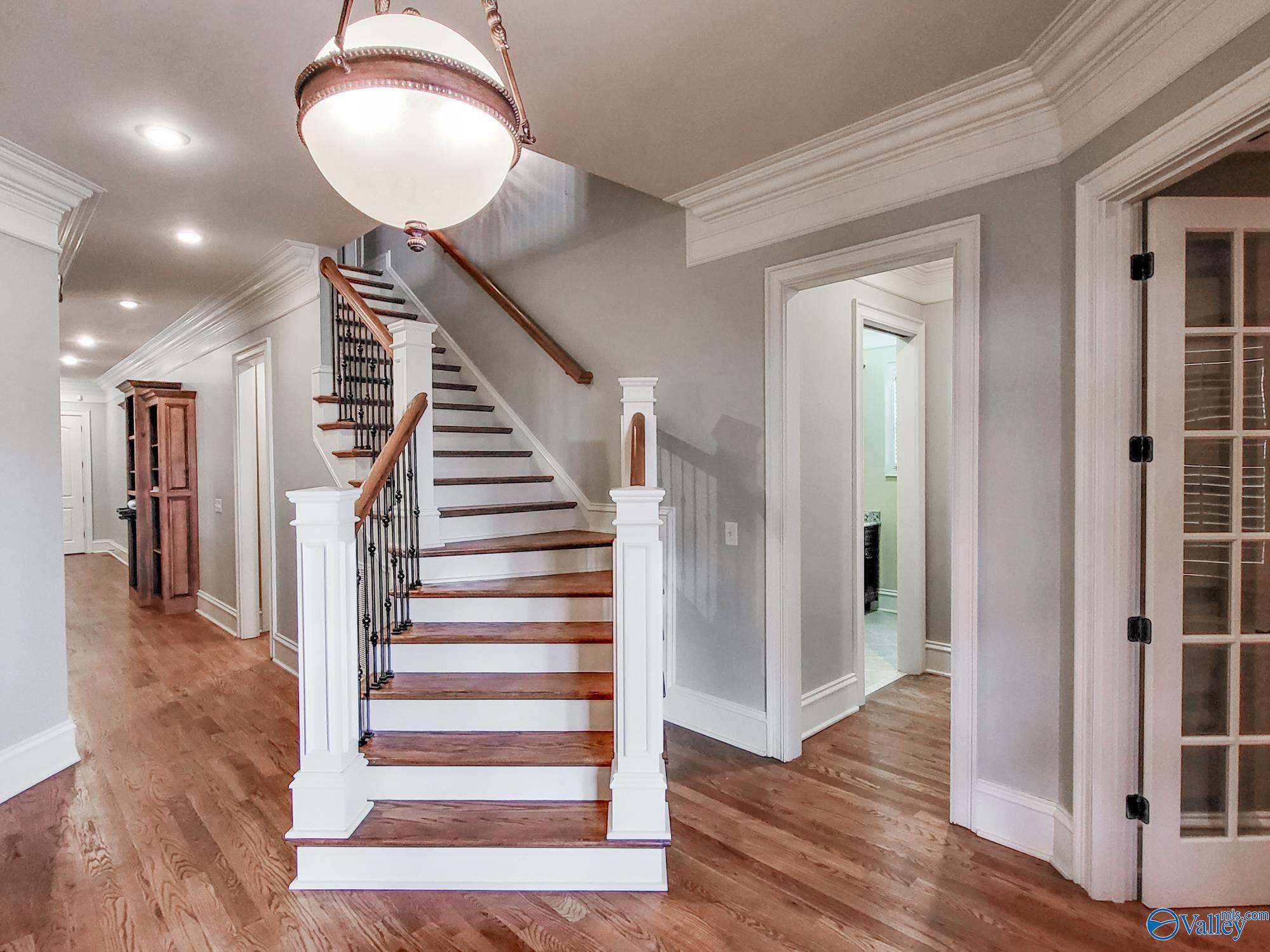 Huntsville, Alabama 35802, United States, 4 Bedrooms Bedrooms, ,4 BathroomsBathrooms,Residential,Active,67581