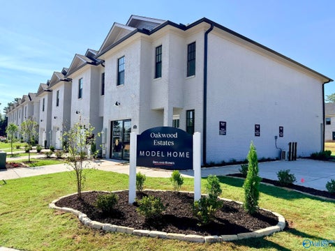 Townhouse For Sale - 70 She Oak Drive #53<br/> Madison County, Huntsville, AL 35824