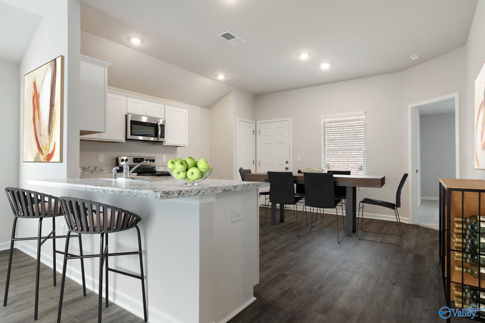 4023 Mckenzie Drive SW