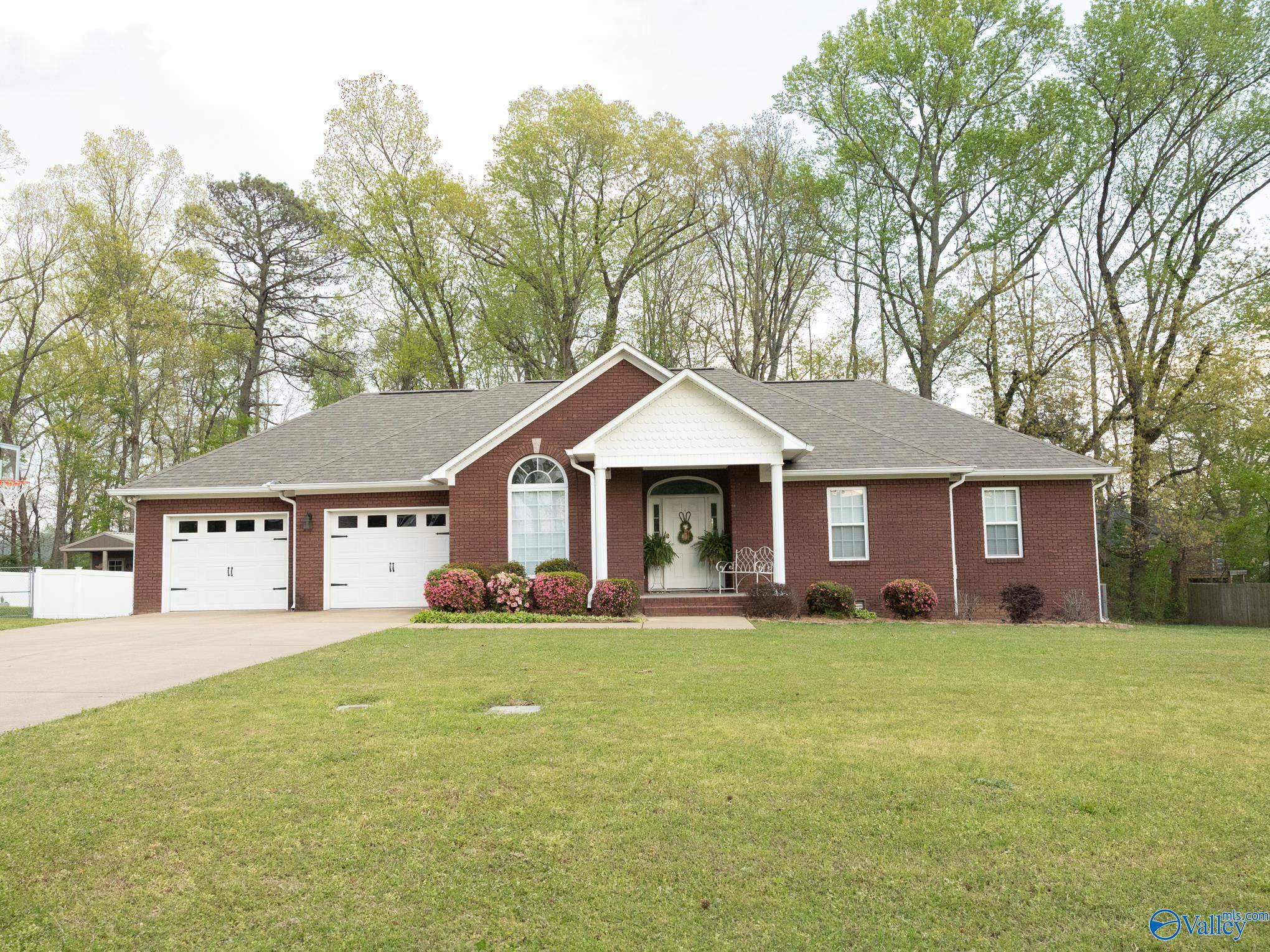 402 Old Glory Lane, Albertville, Alabama image 1