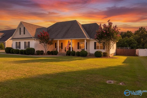 Homes For Sale - 125 Berkshire Lane<br/> Albertville, AL 35950
