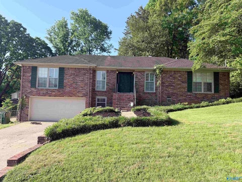 Homes For Rent - 8711 Edgehill Drive<br/> Huntsville, AL 35802