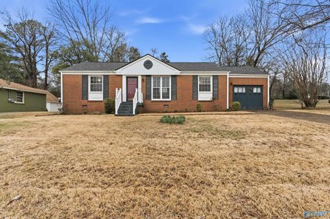 Photo of 7602 Charlotte Drive SW, Huntsville, AL 35802 (MLS # 21909282)