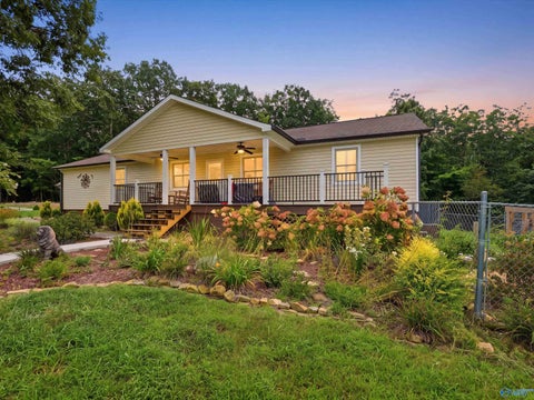 Homes For Sale - 1050 County Road 303<br/> Jackson County, Princeton, AL 35766