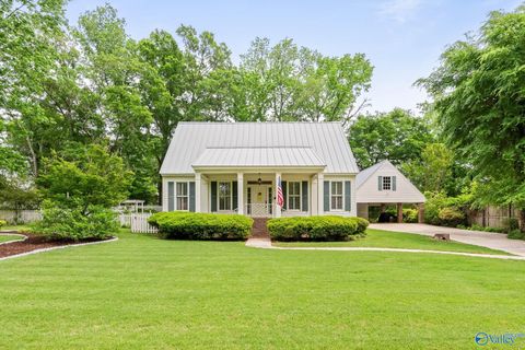 Photo of 111 Tanglewood Drive, Moulton, AL 35650 (MLS # 21917001)